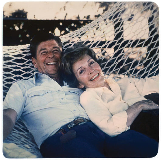 Apathy - Mom & Dad [Colored Vinyl] (Wht)